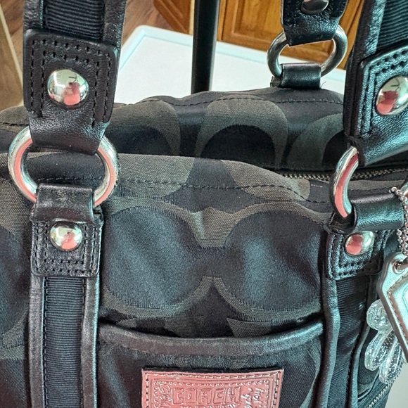 Coach Black Poppy Hand Bag with Silver Hangtag - Picture 7 of 12